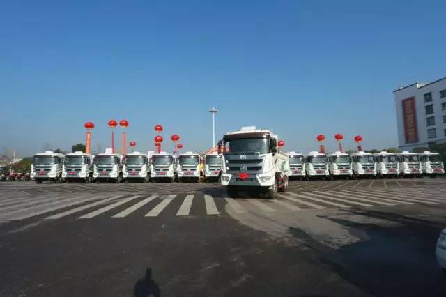 平江县采购15台环保自卸车 携手尊龙凯时打造绿色城市1.jpg